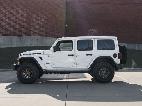 Used 2022 Jeep Wrangler Unlimited Rubicon w/ Xtreme Recon 35" Tire Package image 6