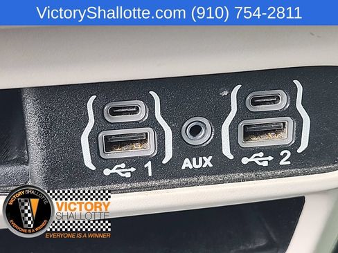 Certified 2023 Chrysler Pacifica Touring-L FWD image 11