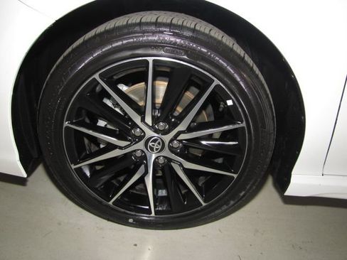 Used 2024 Toyota Camry SE FWD image 25