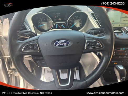 Used 2017 Ford Escape Titanium FWD image 9