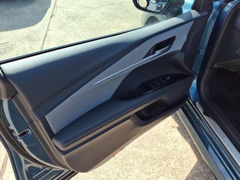 Used 2025 Toyota Camry LE image 11