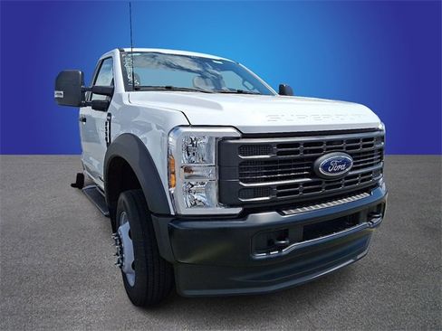 New 2025 Ford F550 2WD Regular Cab Super Duty image 3
