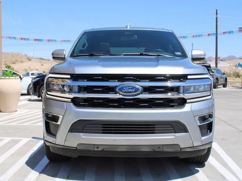 Used 2024 Ford Expedition Limited AWD/4WD image 2