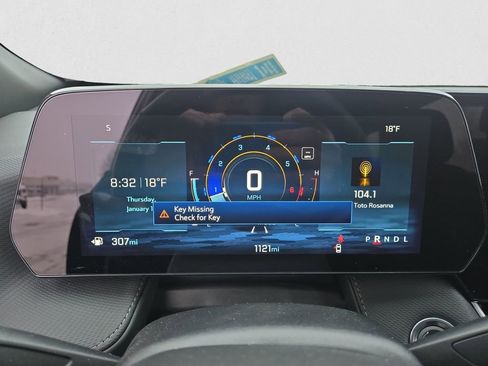 Used 2025 Chevrolet Equinox LT w/ Safety and Technology Package image 13