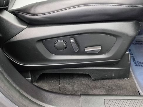 Used 2022 Ford Explorer XLT w/ Equipment Group 202A image 30