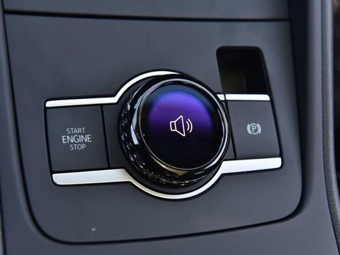 New 2026 Volkswagen Tiguan SE AWD/4WD image 17
