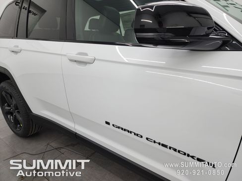 New 2025 Jeep Grand Cherokee Limited w/ Luxury Tech Group II image 29