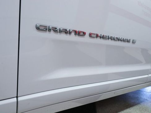 Used 2023 Jeep Grand Cherokee Overland w/ Luxury Tech Group IV AWD/4WD image 41