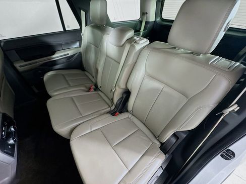 Used 2020 Ford Expedition XLT w/ Equipment Group 202A RWD image 25