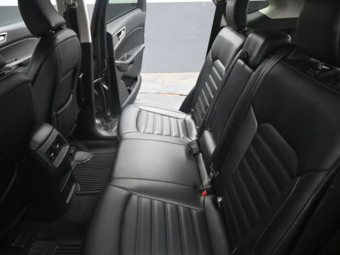 Used 2024 Ford Edge SEL AWD/4WD image 16