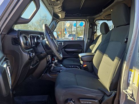 Used 2019 Jeep Wrangler Unlimited Sport S image 17