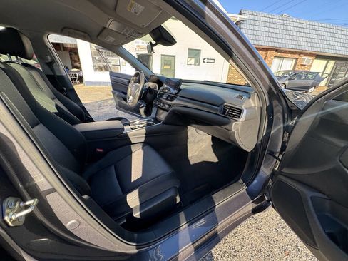 Used 2020 Honda Accord Base 4dr Sedan image 34