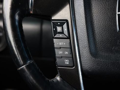 Used 2016 Lincoln Navigator Select RWD image 31
