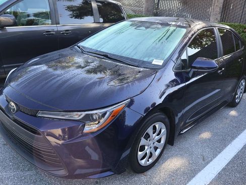 Used 2025 Toyota Corolla LE FWD image 2