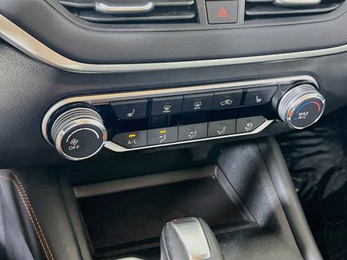 Used 2019 Nissan Altima 2.5 SR w/ SR Premium Package FWD image 15