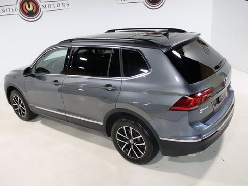 Used 2021 Volkswagen Tiguan SE w/ Panoramic Sunroof Package image 10