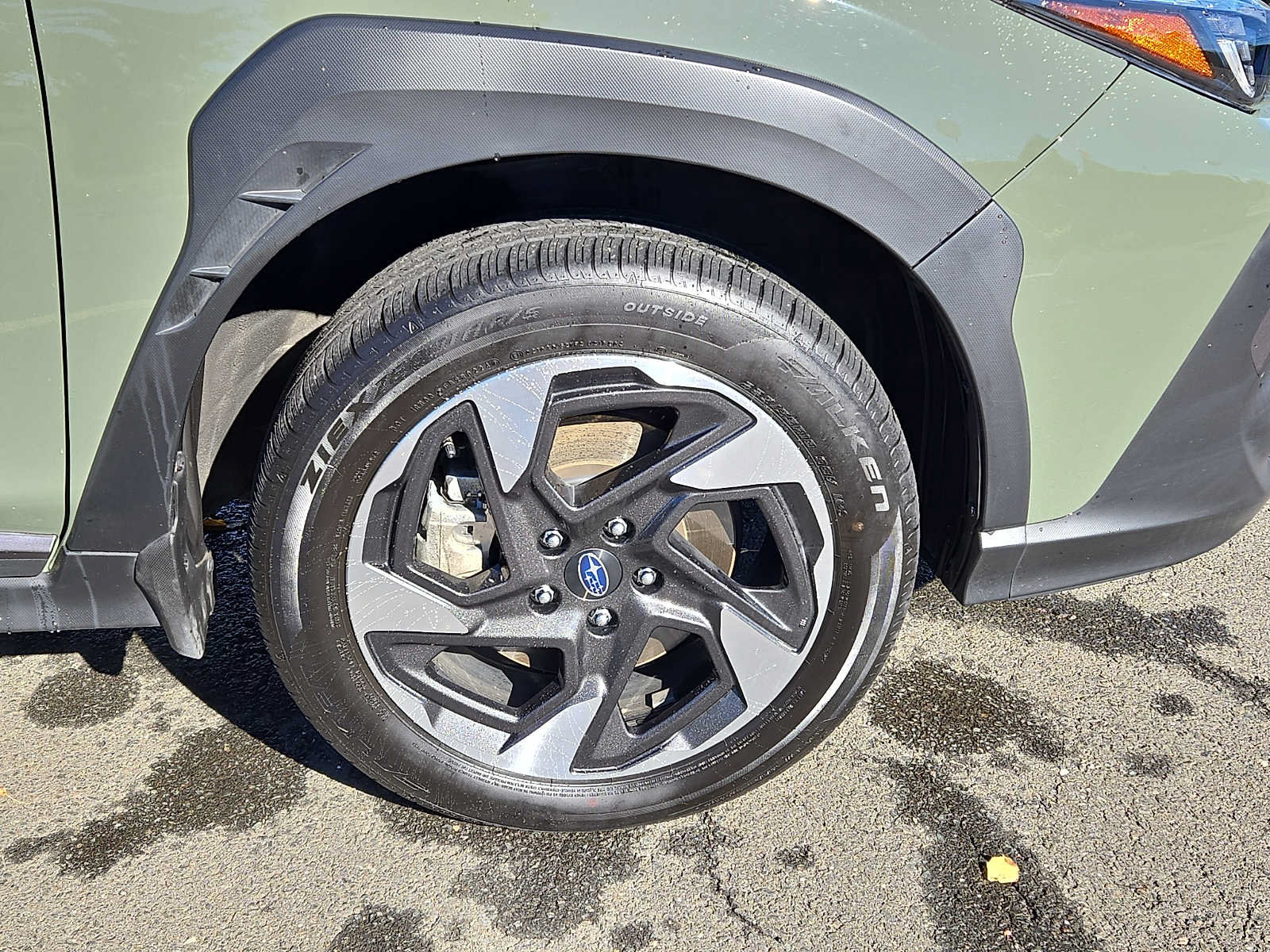 Used 2024 Subaru Crosstrek 2.5i Limited AWD/4WD image 8