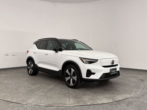 Used 2023 Volvo XC40 Recharge Core AWD/4WD image 7