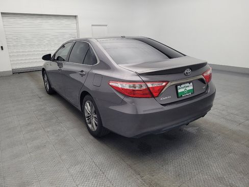 Used 2016 Toyota Camry SE image 5
