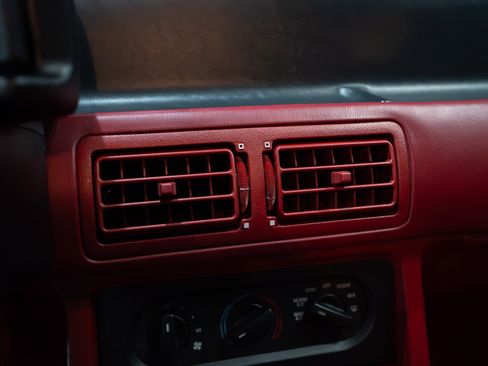 Used 1990 Ford Mustang GT RWD image 16