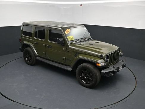 Used 2023 Jeep Wrangler Unlimited Sahara AWD/4WD image 38