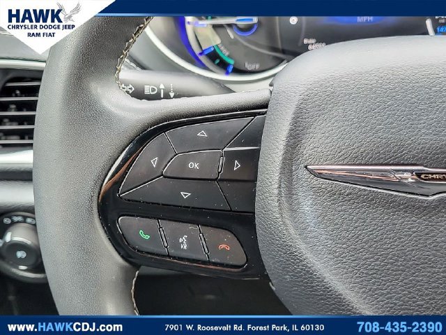 Used 2024 Chrysler Pacifica Limited FWD image 15