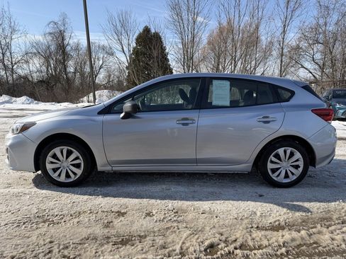 Used 2017 Subaru Impreza 2.0i image 2