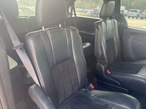 Used 2016 Dodge Grand Caravan SXT image 5