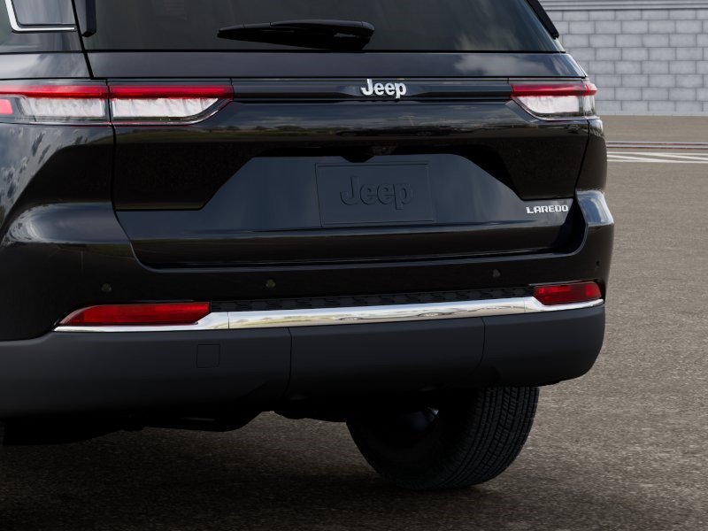 New 2027 Jeep Grand Cherokee Laredo RWD image 14