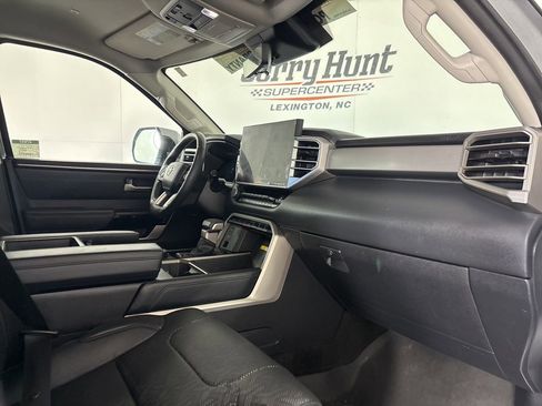 Used 2024 Toyota Tundra Limited image 25