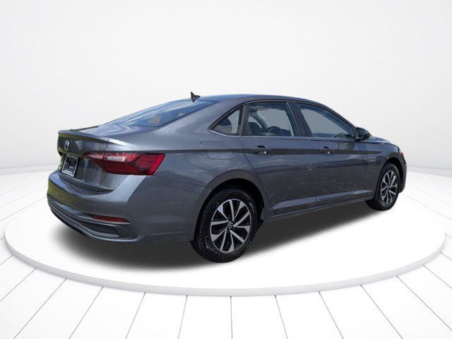 Used 2024 Volkswagen Jetta S FWD image 3