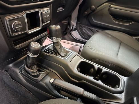 Used 2021 Jeep Wrangler Unlimited Sport image 27