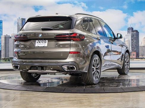 Used 2026 BMW X5 xDrive40i w/ M Sport Package AWD/4WD image 8