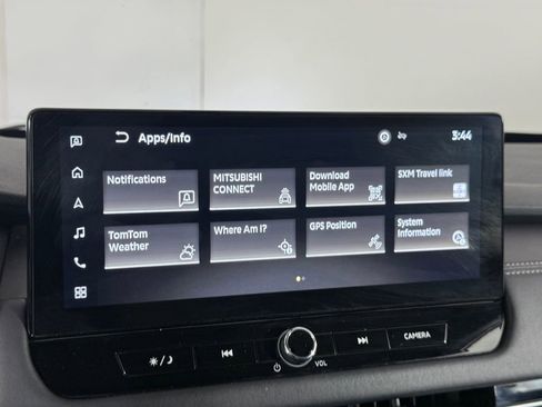 Used 2025 Mitsubishi Outlander AWD image 36