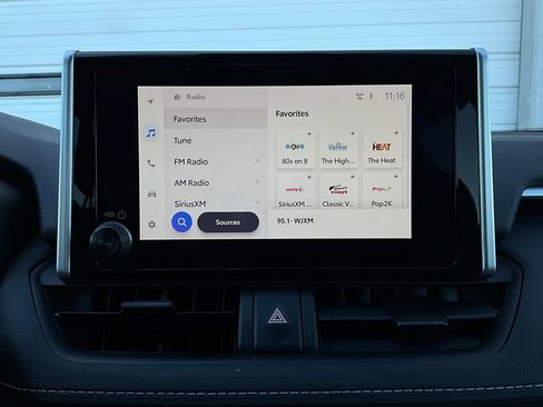 Used 2025 Toyota RAV4 XLE image 31