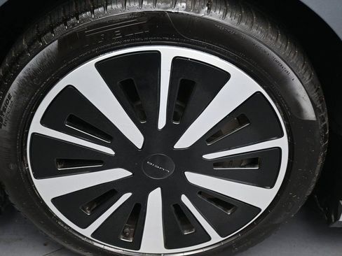 Used 2024 Lucid Air Touring image 38