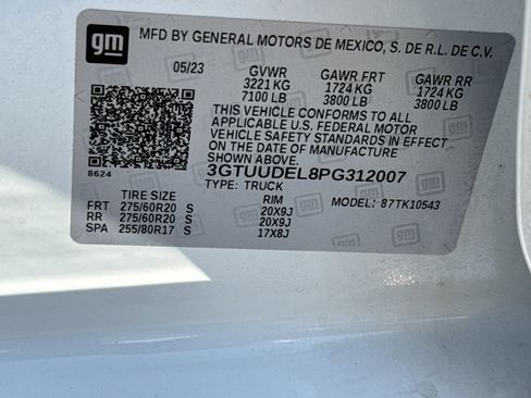 Used 2023 GMC Sierra 1500 SLT w/ SLT Premium Plus Package AWD/4WD image 33