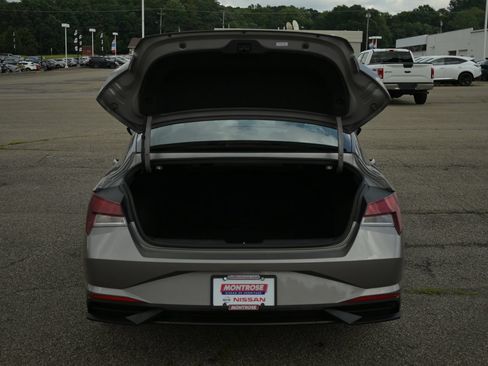 Used 2021 Hyundai Elantra SEL w/ Convenience Package FWD image 33