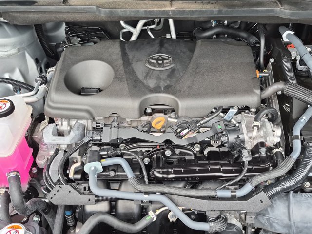 Used 2024 Toyota Sienna XLE FWD image 22
