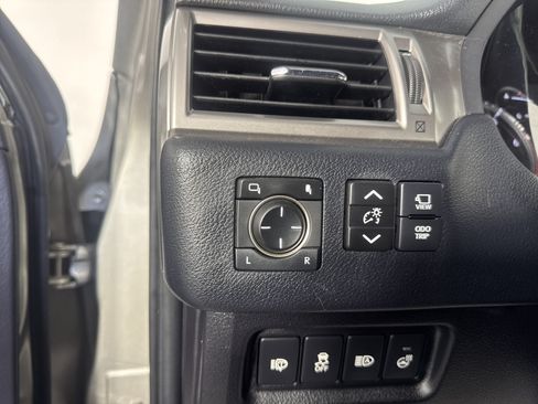 Used 2023 Lexus GX 460 Luxury w/ Off Road Package AWD/4WD image 30