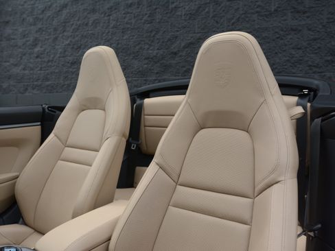 Certified 2021 Porsche 911 Carrera RWD image 5