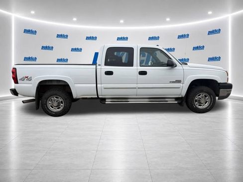 Used 2005 Chevrolet Silverado 2500 LS w/ Heavy-Duty Power Package AWD/4WD image 8