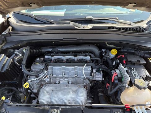 Used 2017 Jeep Renegade Limited image 12