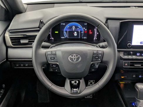 Used 2025 Toyota Camry SE image 23