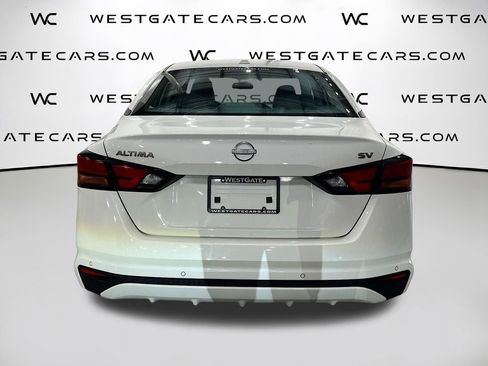 Used 2024 Nissan Altima 2.5 SV image 7