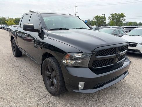 Used 2017 RAM 1500 Express w/ Black Ram 1500 Express Group AWD/4WD image 3