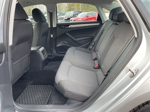 Used 2013 Volkswagen Passat 2.5 S image 16