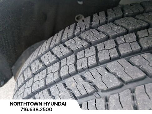 Used 2023 Ford Edge SEL image 38