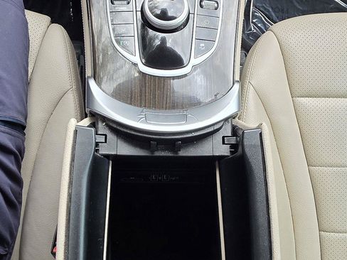 Used 2018 Mercedes-Benz GLC 300 4MATIC image 16
