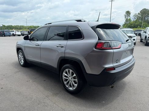 Used 2019 Jeep Cherokee Latitude w/ Popular Appearance Group FWD image 3
